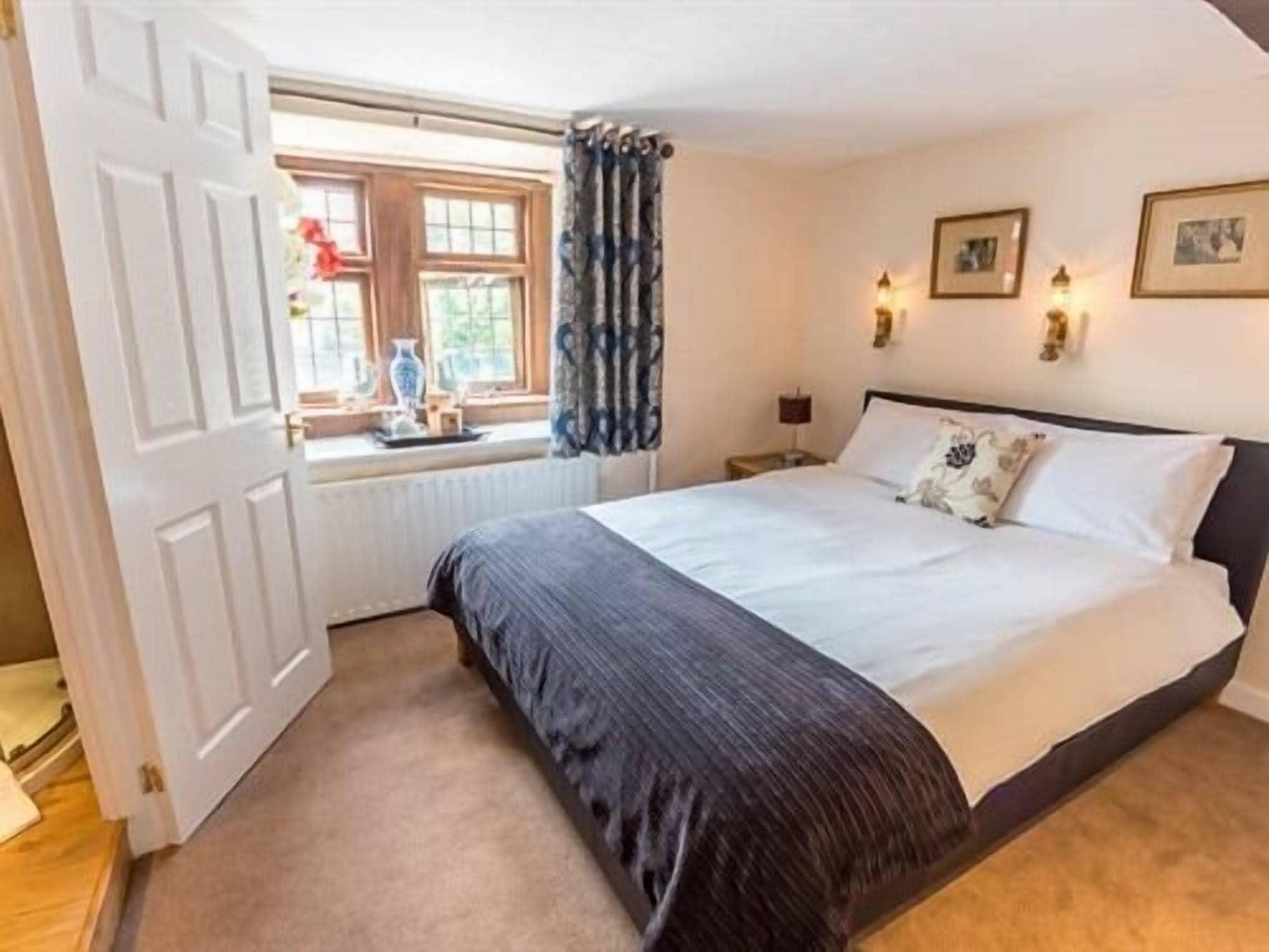 The Dusthole Hotel Shepton Mallet Bagian luar foto