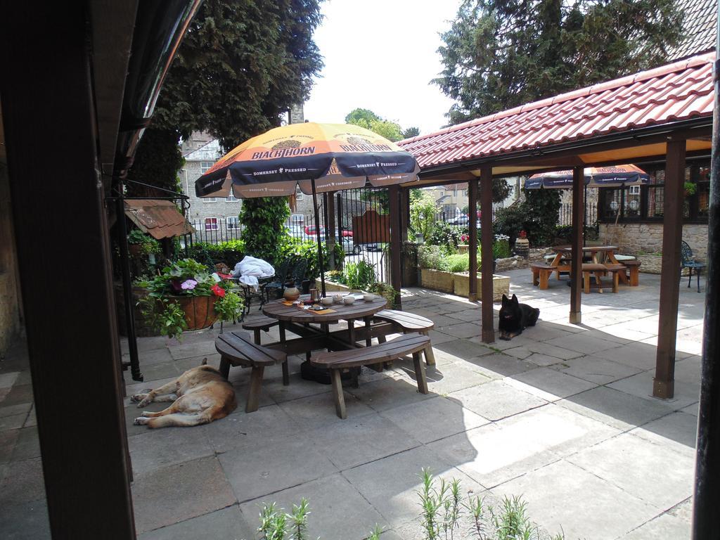 The Dusthole Hotel Shepton Mallet Bagian luar foto